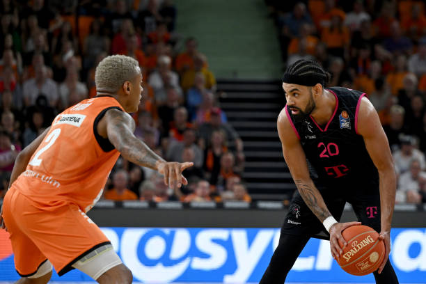 与凯恩相比 与凯恩相比